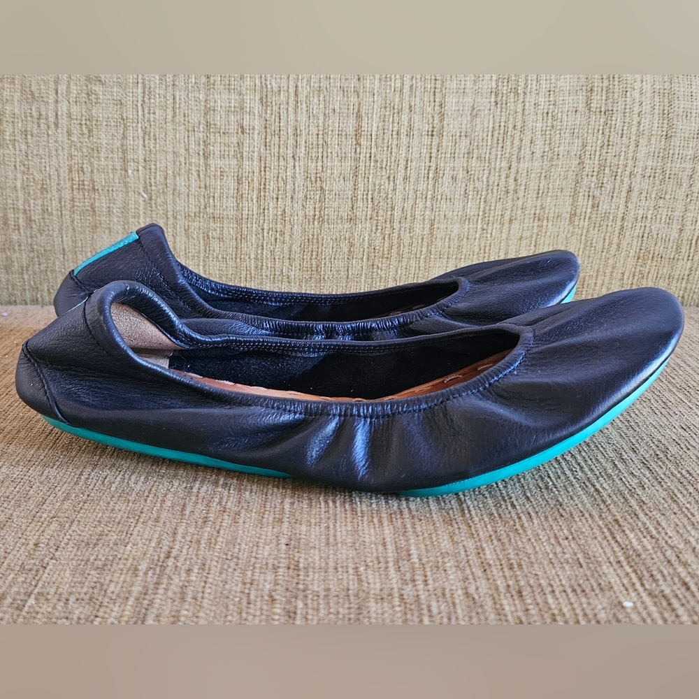 Matte black Tieks, round toe ballet flats, size 8